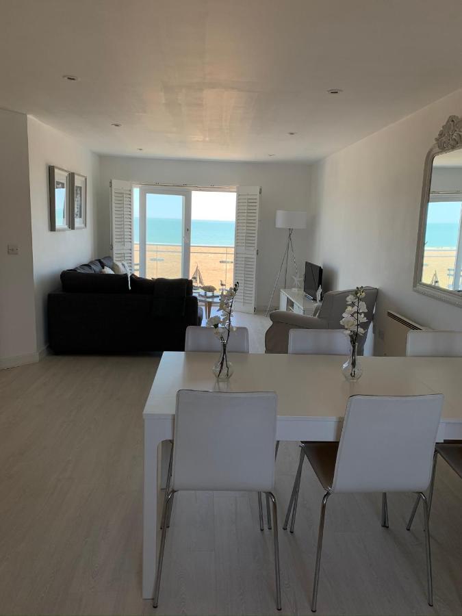 Luxury Beachfront Outstanding 2 Bedroom Apartment อีสต์บอร์น ภายนอก รูปภาพ