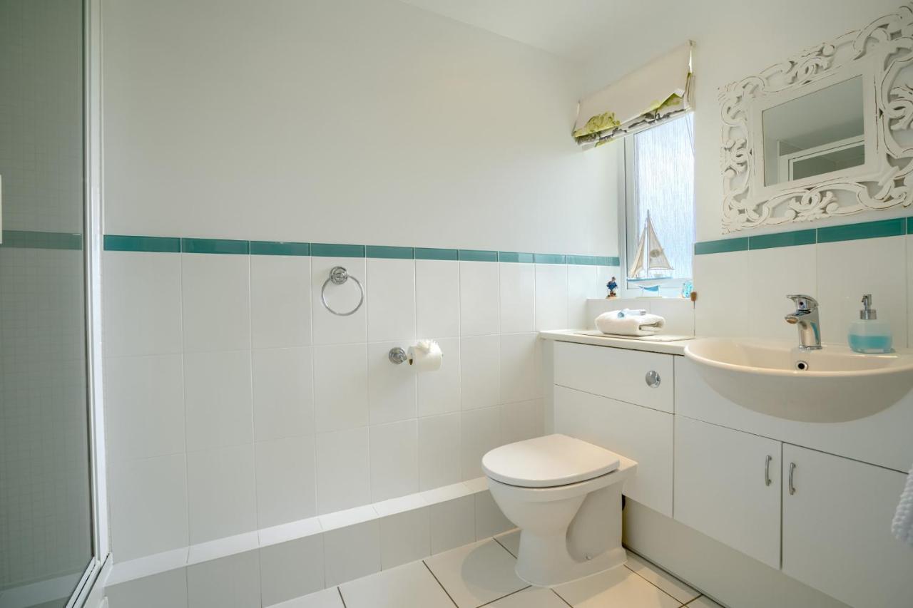 Luxury Beachfront Outstanding 2 Bedroom Apartment อีสต์บอร์น ภายนอก รูปภาพ